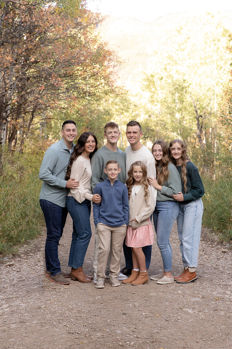 Top Best family photographer in Utah Family High School Senior Children's Photographer Light and airy mountail views trail Huntsville odgen area davis county photo session fall golden field_Snowbasin Maples Trail-