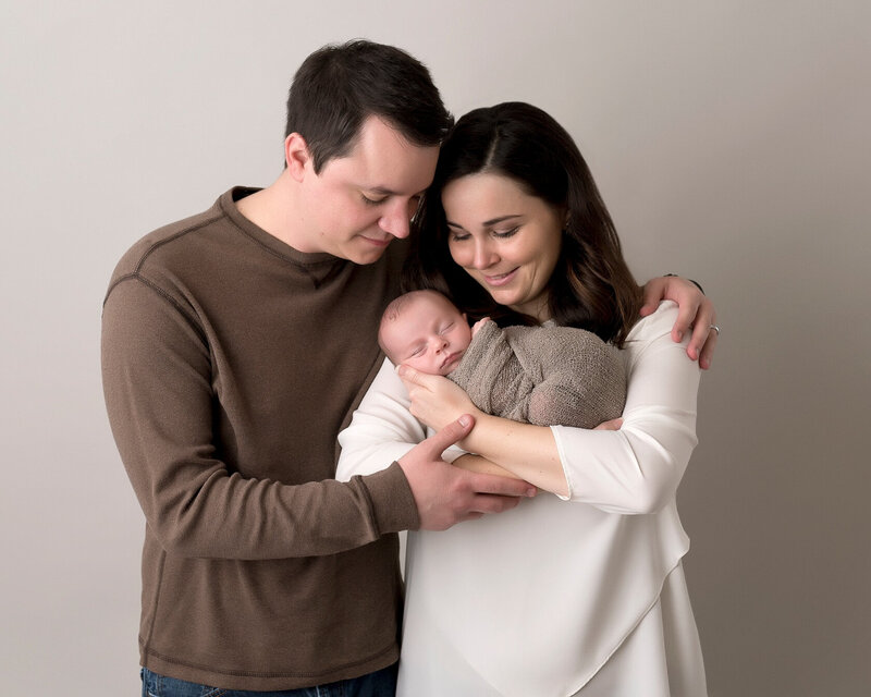 Maternity Photoshoot in Black Lace by Laura King Photography