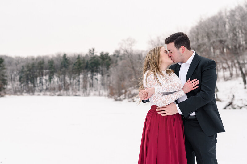 madison-engagement-winter-the-paper-elephant_0010