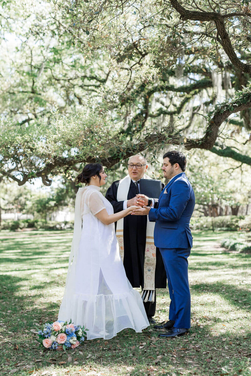 Savannah_Elopement_in_Forsyth_Park_Under_the_Oaks12