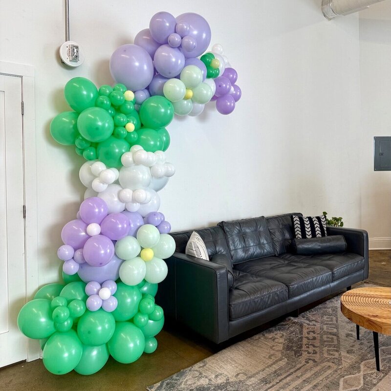 flower-balloon-garland