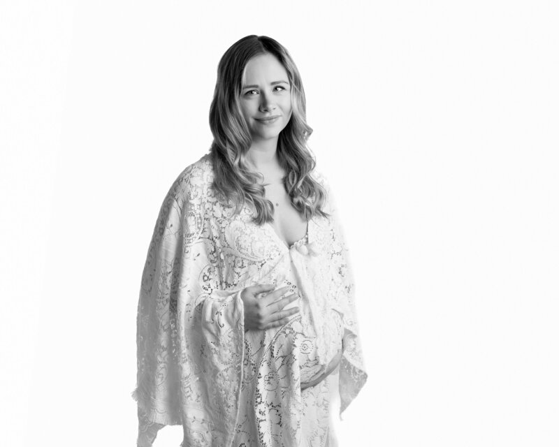 gravid kvinne - profesjonell gravidfotografering i studio på oppegård. 