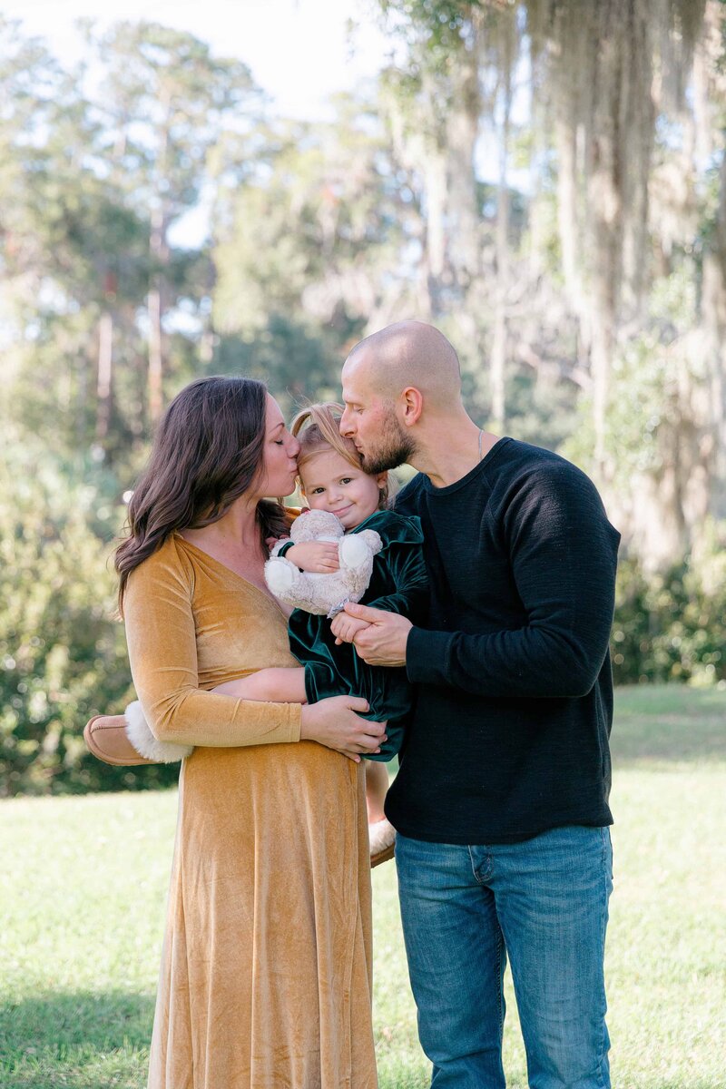 lamp-and-light-photography-palmetto-bluff-maternity-photographer-hilton-head-beaufort-bluffton-savannah