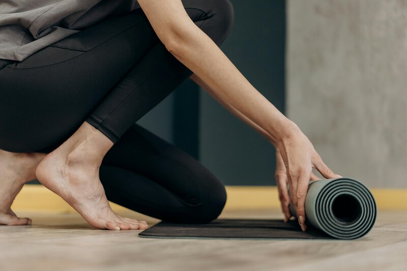 Pilates, Ernährungstraining und zyklusorientiertes Training in den Bezirken Mödling und Baden für ganzheitliches Wohlbefinden – sowie Fit im Büro: Dein Team-Training für mehr Gesundheit am Arbeitsplatz.