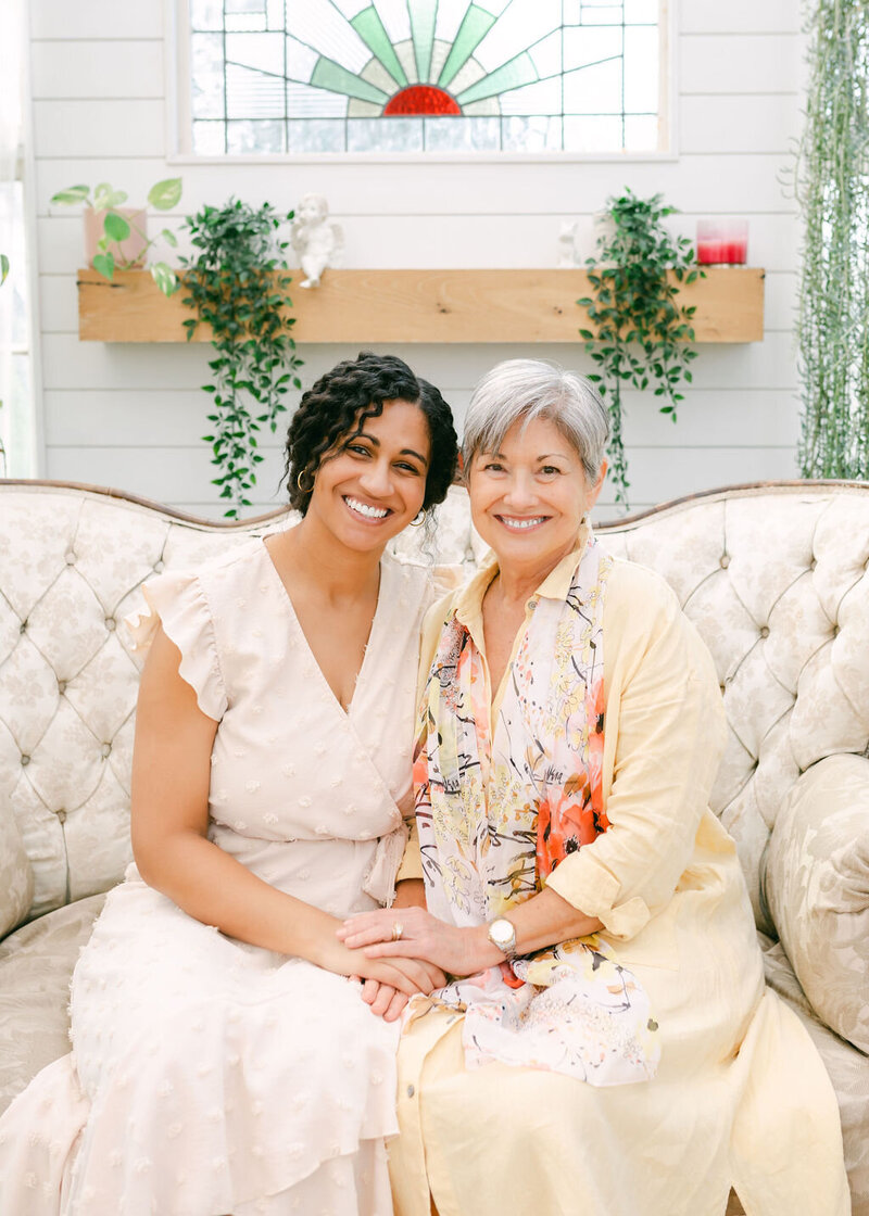 10-Lifestyle-Family-Portrait-Greenhouse-Holding-Hands