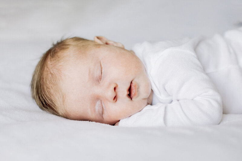 forwebsitetorontonewbornfamilyphotographer_131