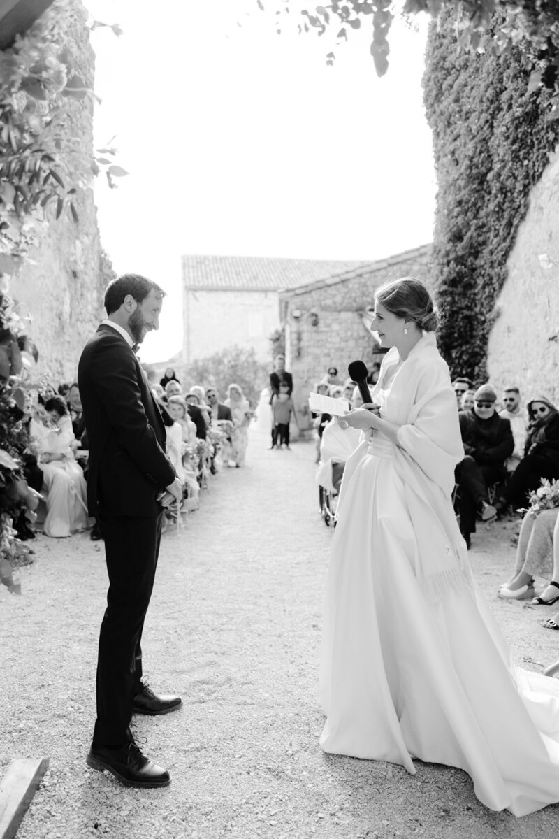 French wedding photographer Domaine de Sarson Grignan-047