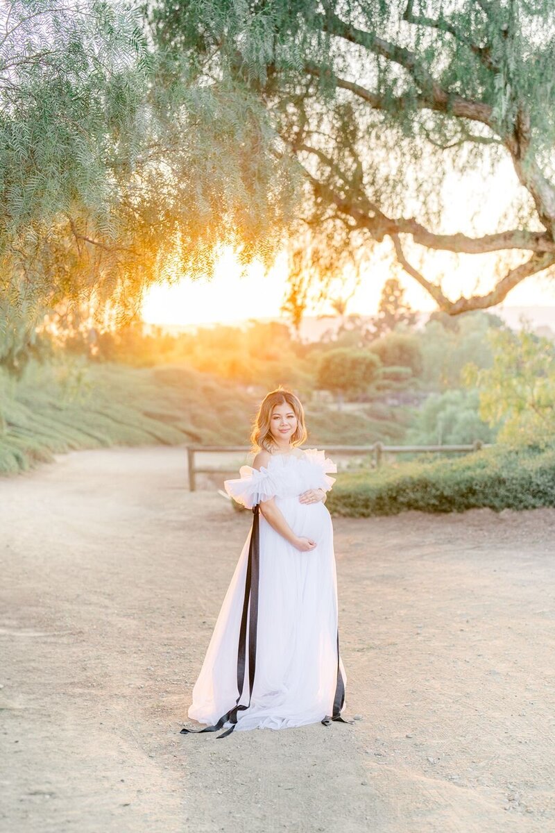 Sunset photoshoot in San Diego for newborn, maternity, and family