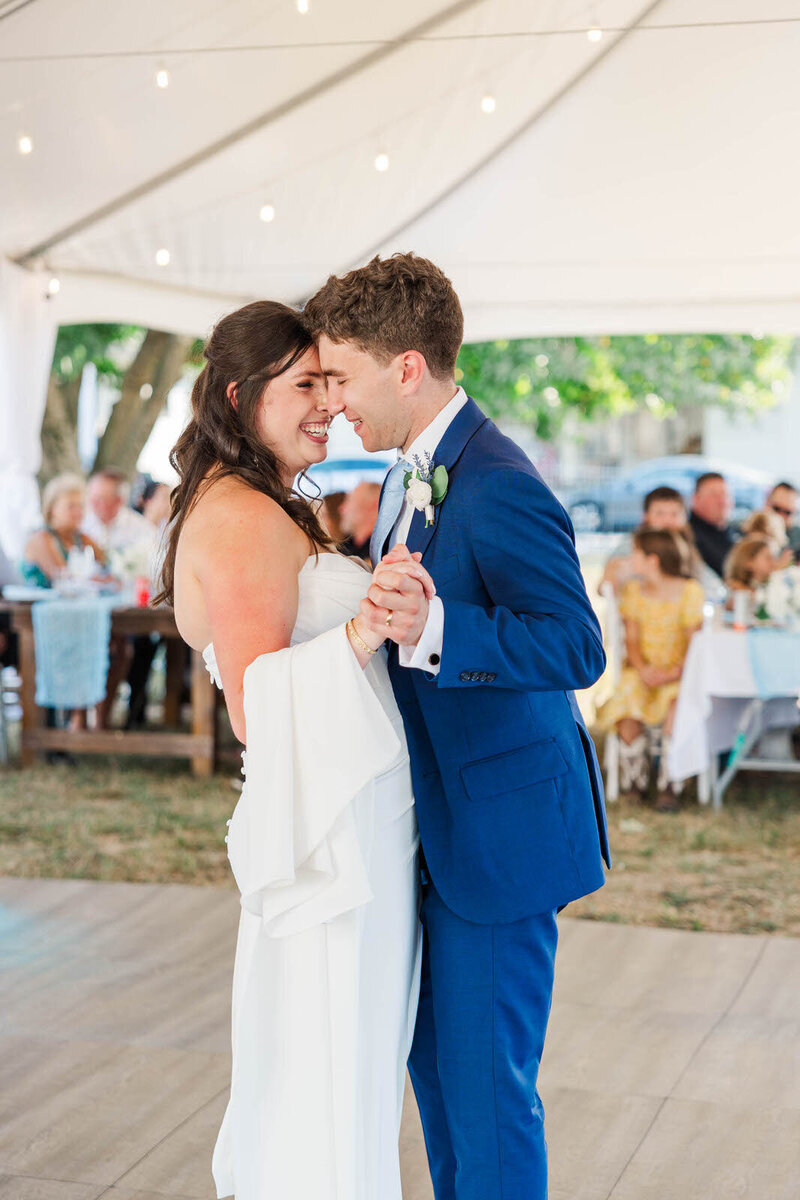 Louisville Wedding Couple Dancing