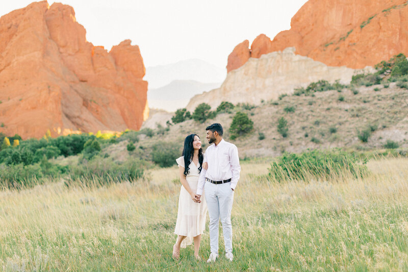 Garden-Of-The-Gods-Engagement-Photos-14