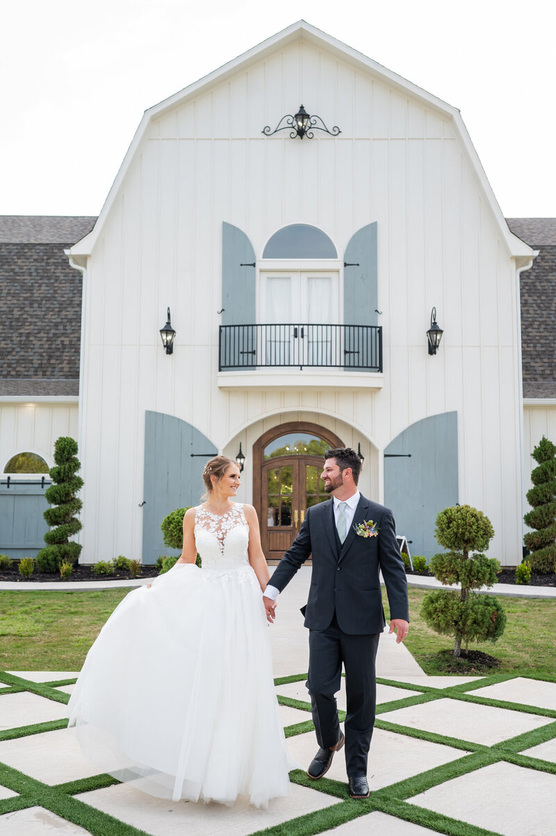 French Farmhouse wedding pictures