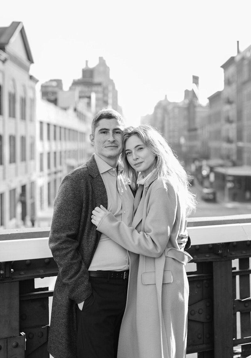 couple-hugging-high-line-nyc
