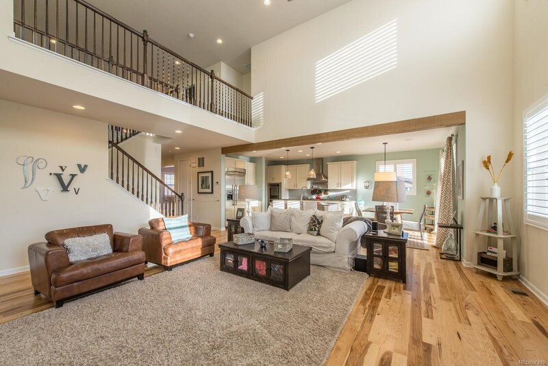 850 Elk Rest living