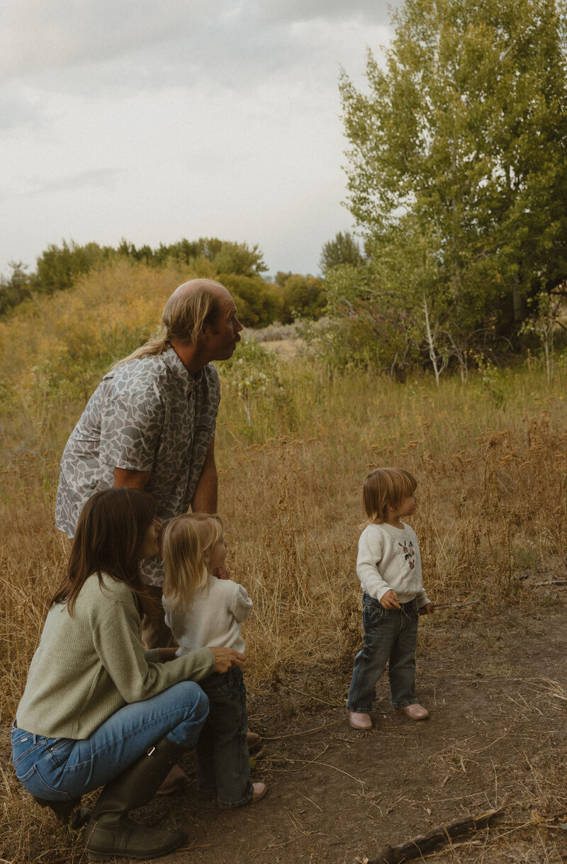 fall-family-photoshoot-cinematic-outdoors-judith-photo-co-249