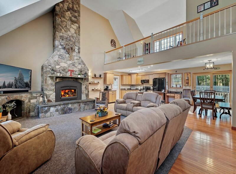 fireplace xtrordinair-large-flush-wood-insert-north-idaho