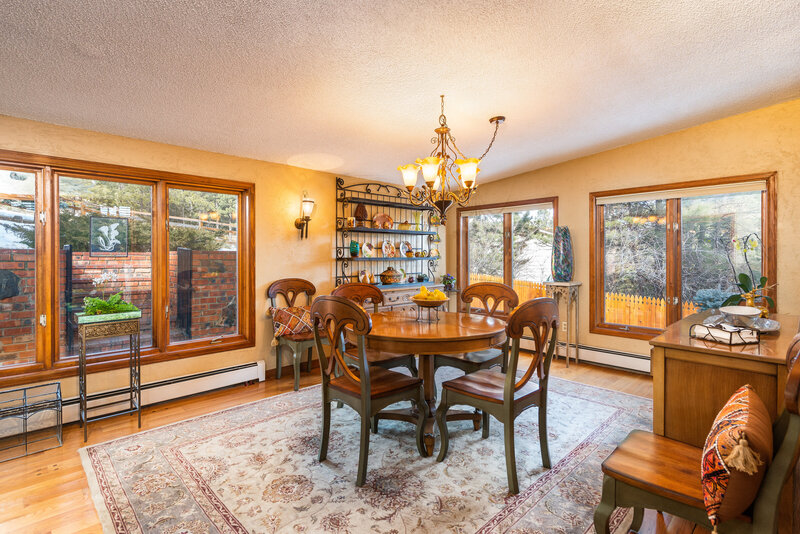 2876 S Hiwan Dining