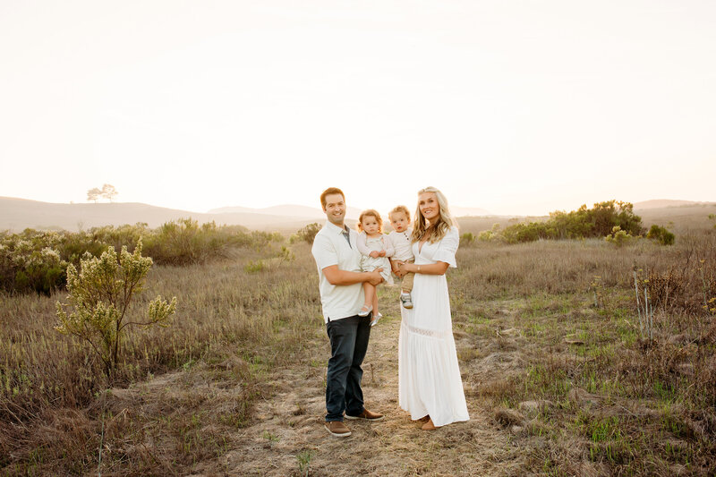 family photography thousand oaks, family photographer near me, family portraits ventura county, professional family photos