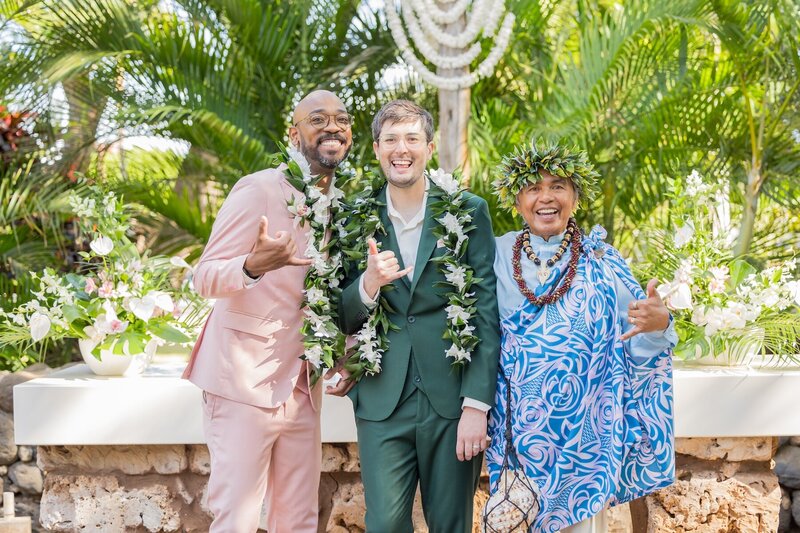 Wedding minister Reverend Kuya in Hawaii