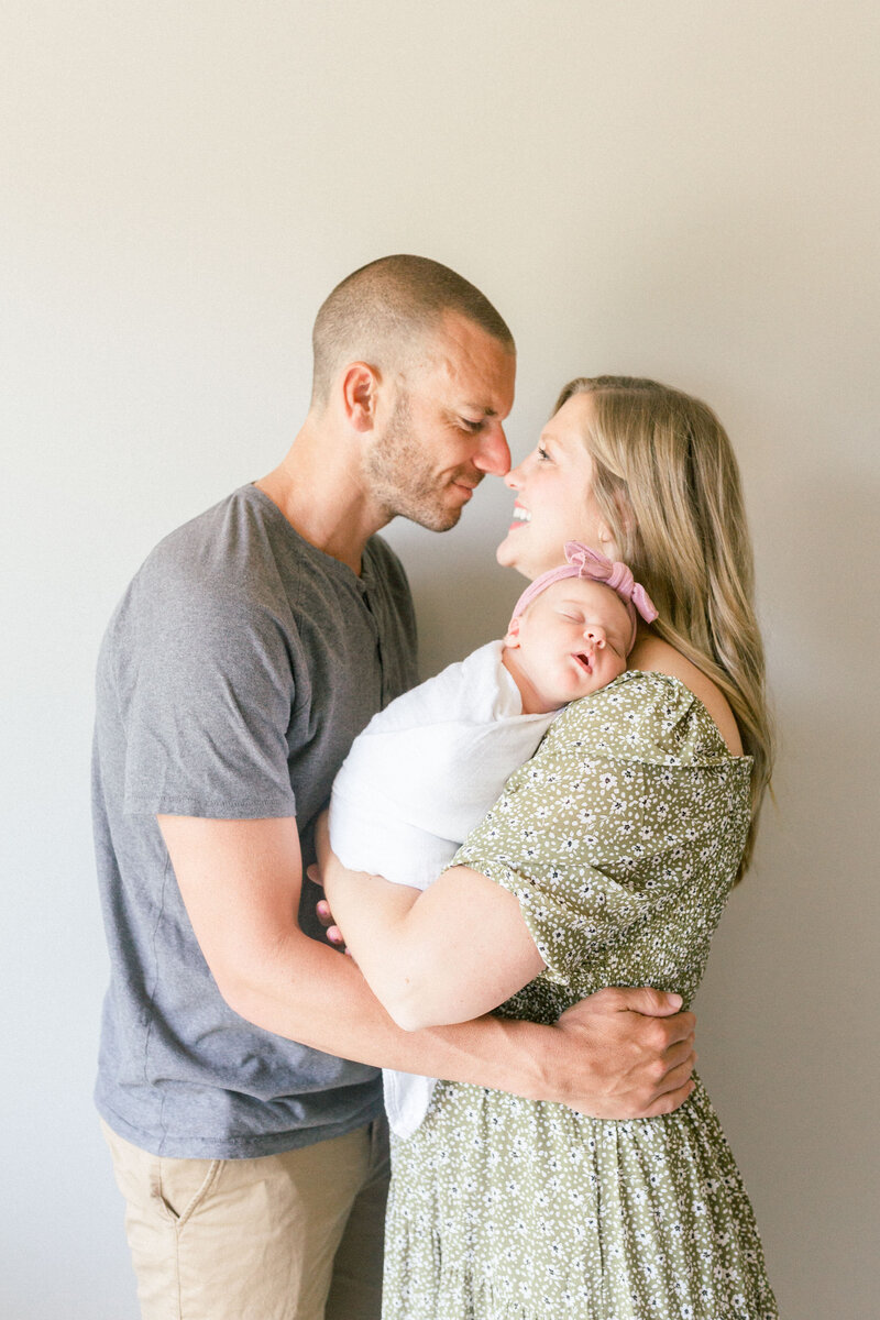 Lyndsey_Rose_Photography_Minnesota_Motherhood_Seniors_Family_Newborn_Photographer_Newborn_Portrait_Gallery1-25