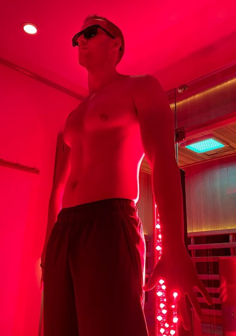 Man doing red light therapy