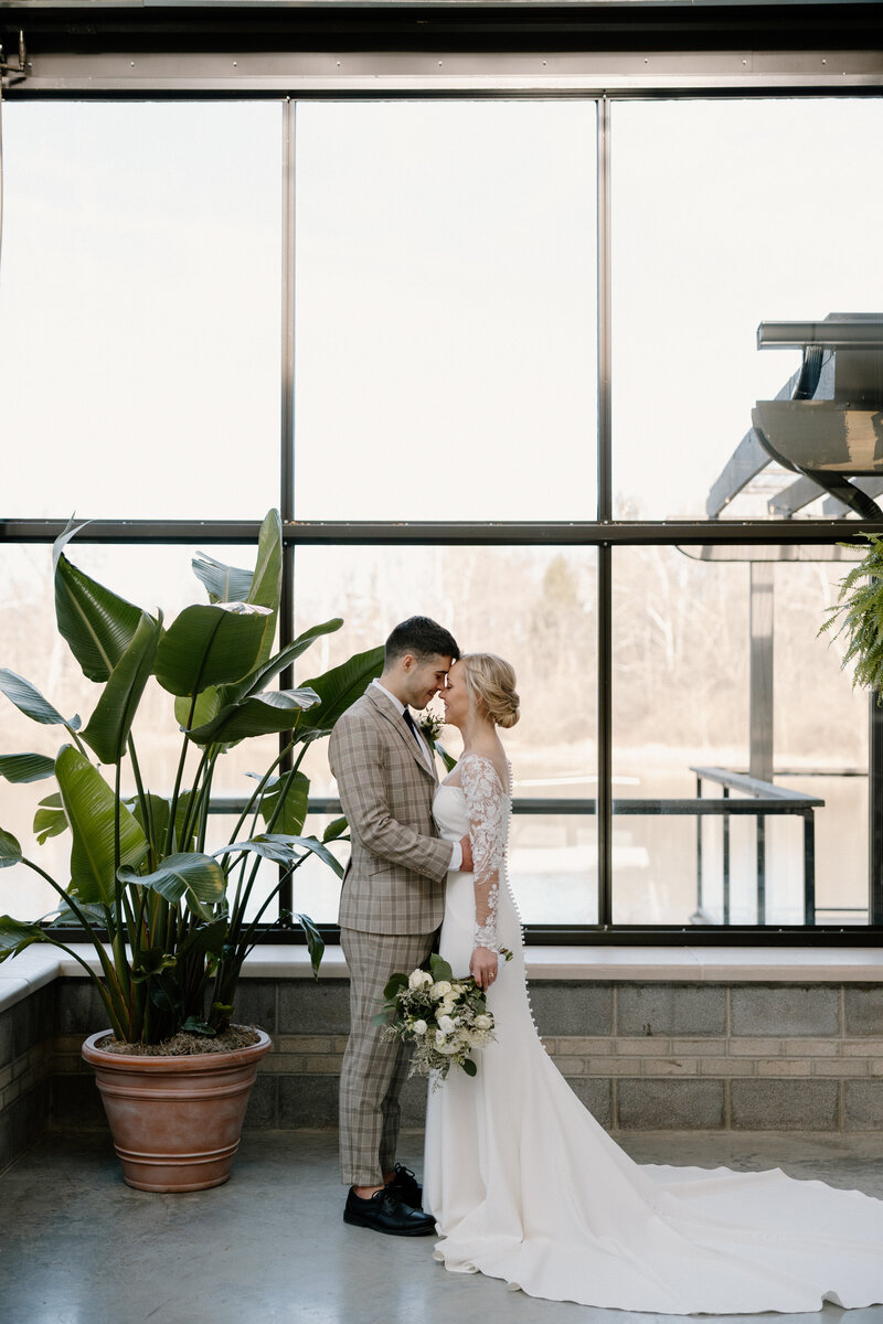 Indianapolis Wedding Photo inside of the Conservatory at Evergreen