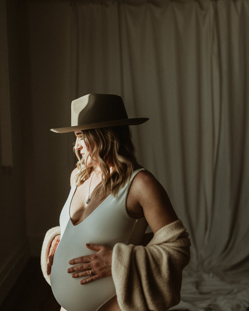 maternity photoshoot in Mary Zita Payne photography studio space