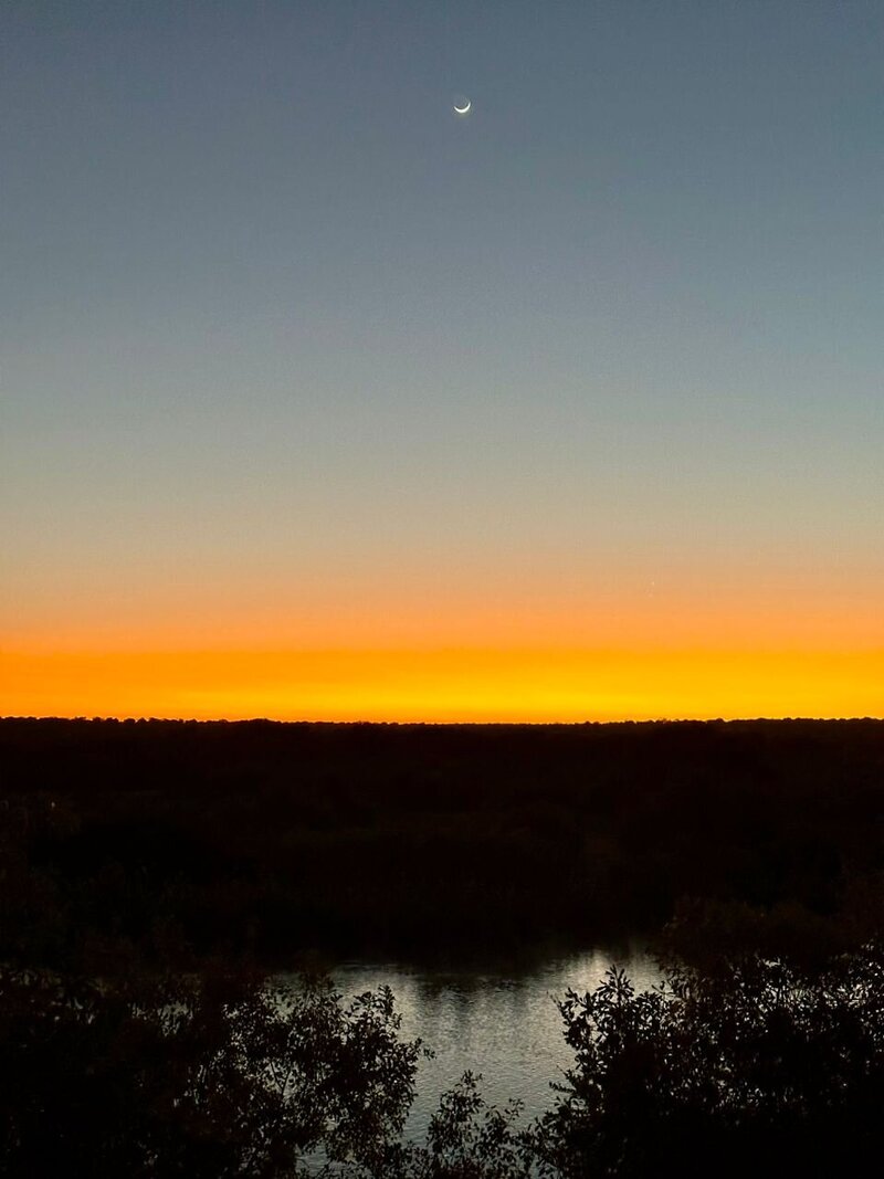 African sunrise at Simanya Lodge