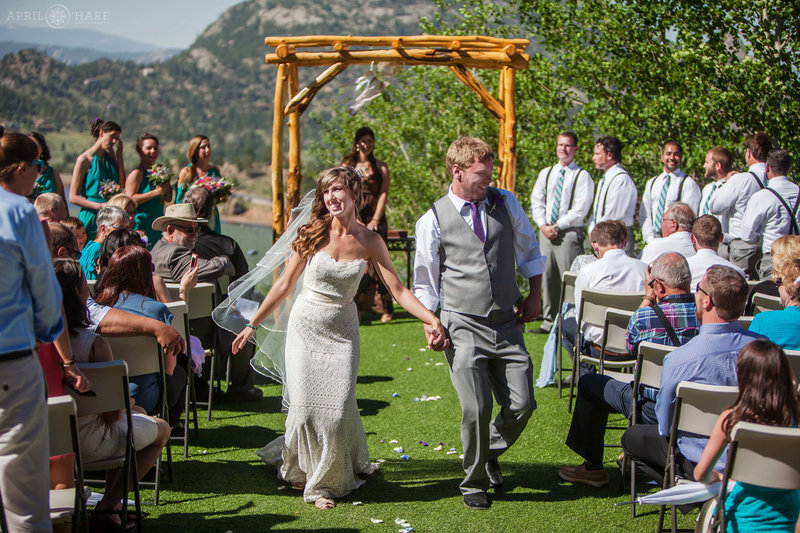 Sunny-Colorado-Wedding-Day-at-Mary's-Lake-Lodge-in-Estes-Park