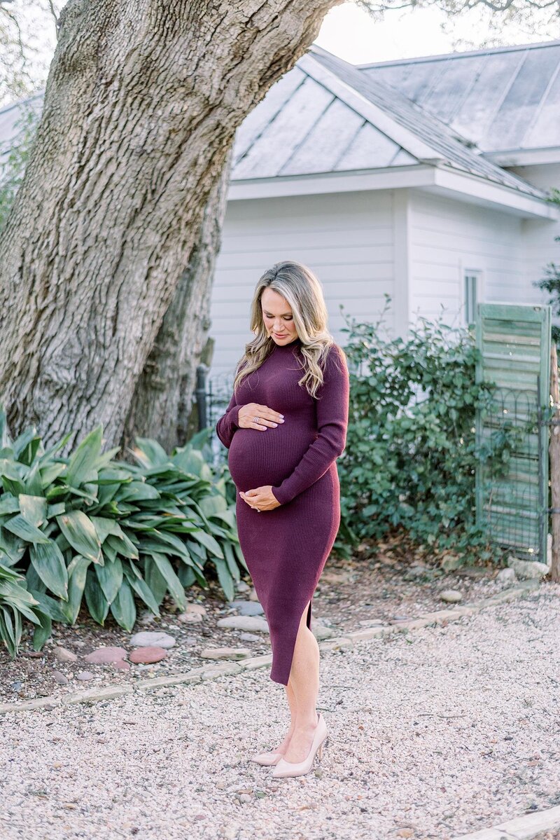 new-braunfels-texas-maternity-session-at-gruene-estate_0010