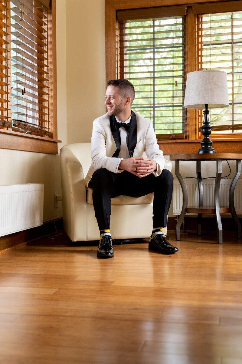 cottage-groom-2