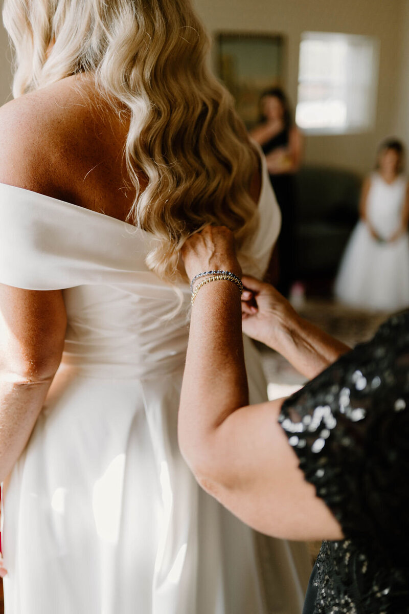 Indiana_Michigan_Wedding Planner_Ana Pierson Photography_Eagles Theatre_Wabash Indiana_Bridal Fashion_Editorial_Wedding Gown_Prep