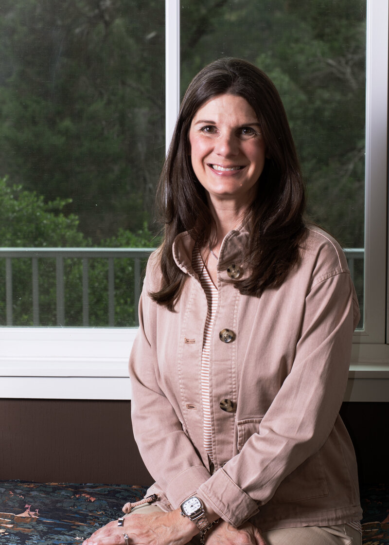 woman business headshot by sean mendoza photography