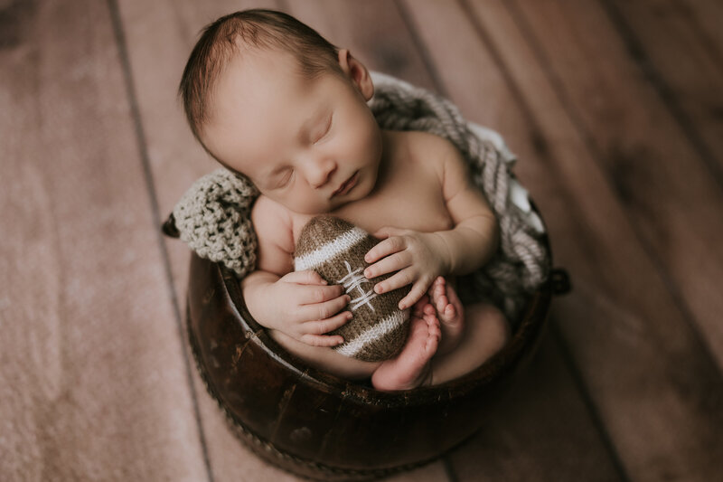 baby photographer 63090 studio newborn photogenics on location dana marquart -17