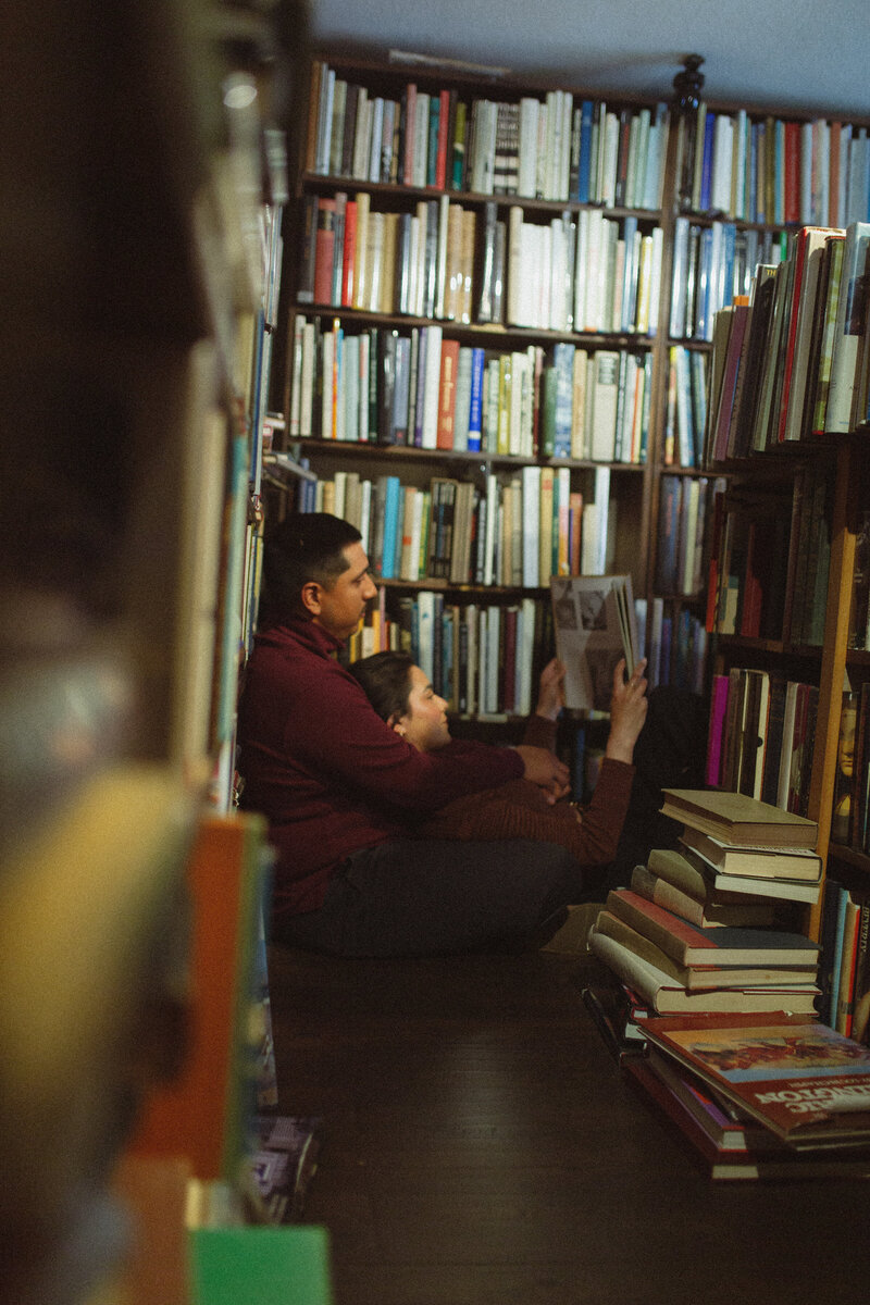 antique_bookstore_couples_photoshoot-20