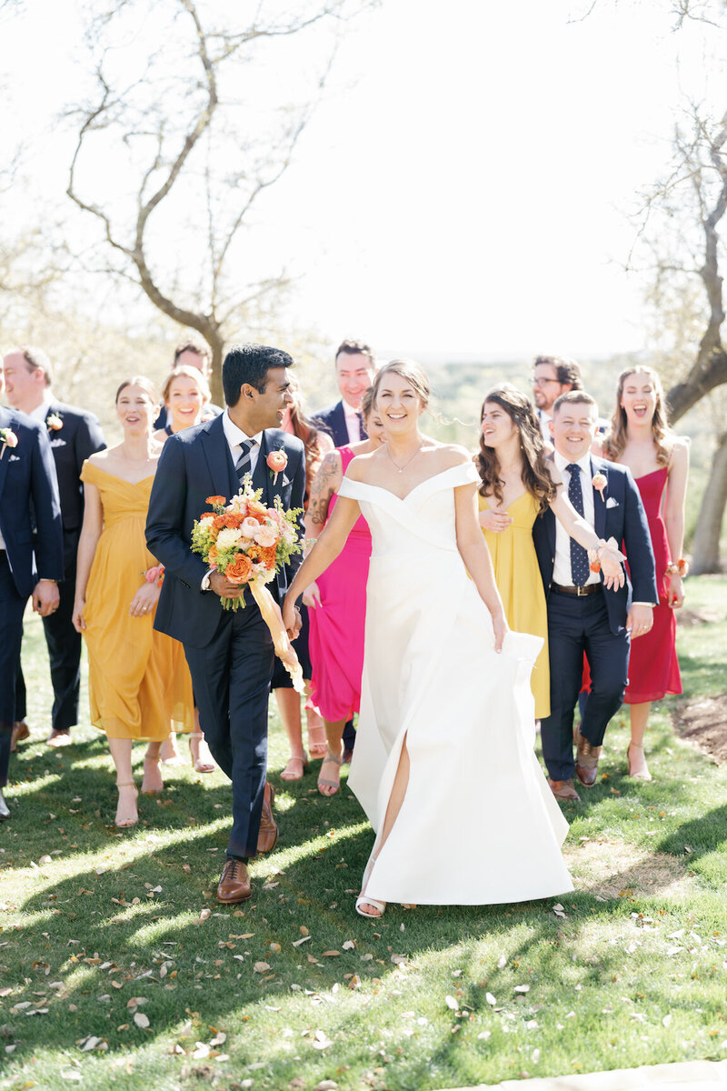 Wedding party photos beneath oak trees at Canyonwood Ridge