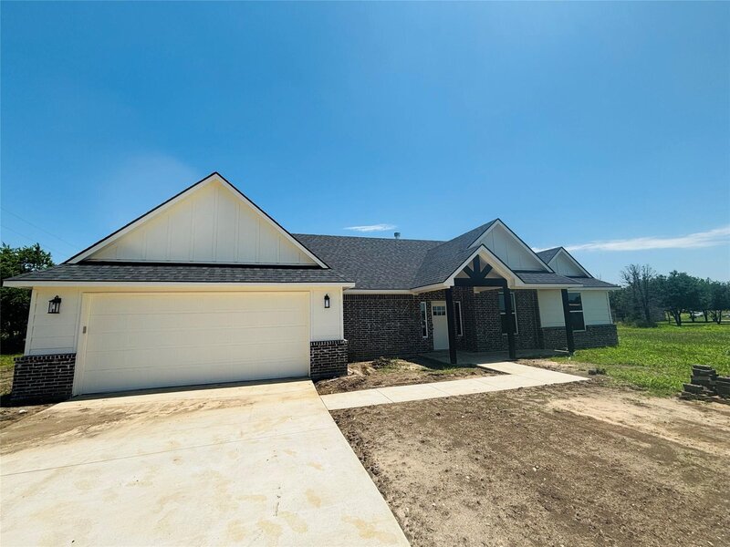 New Construction home 1.4 Acres in Valley View Texas for sale 