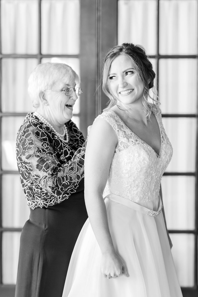 Warehouse-Event-Center-Rayne-Wedding-Photographer_07