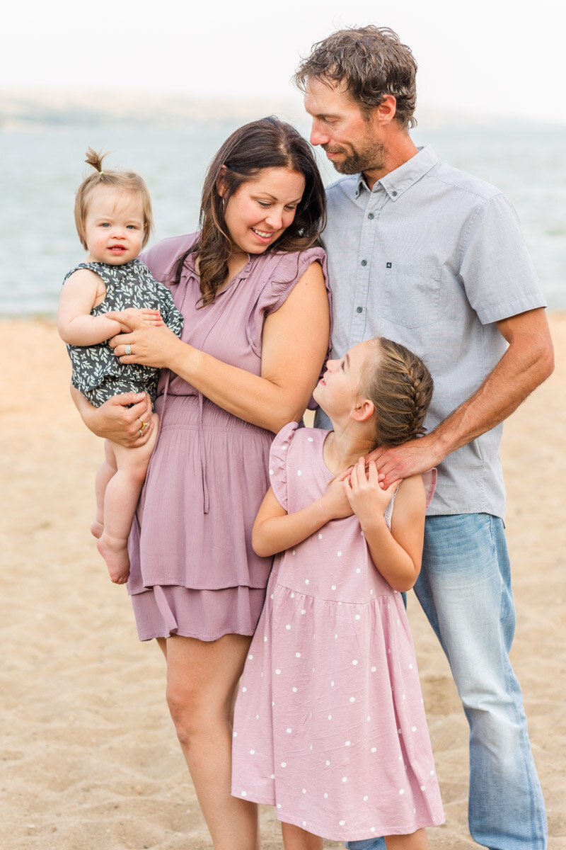2023 Krystal-Moore-Photography-Buffalo-Pound-Family-Beach-Session