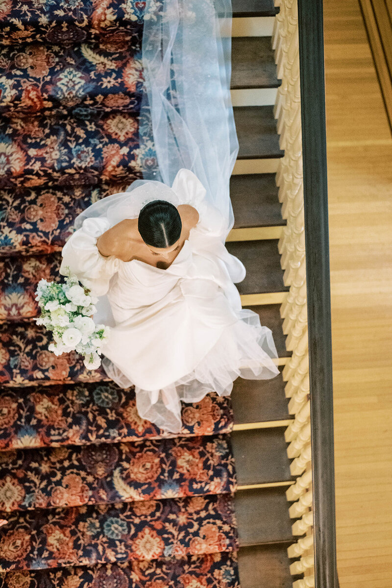 Modern and chic spring wedding at a Historic Mansion with Water Views | Glen Foerd on the Delaware | Philadelphia PA | Denise Marie Photography | Editorial Wedding Photographer based in Philadelphia PA