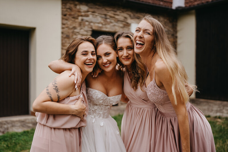 statek újezd - družičky s něvěstou