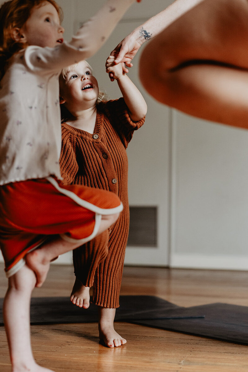 Kids_yoga_with_Mon_Hope_Tamworth_NSW_Babies_Toddlers_Yoga_for_Kids_AustraliaKidsYoga2025-20