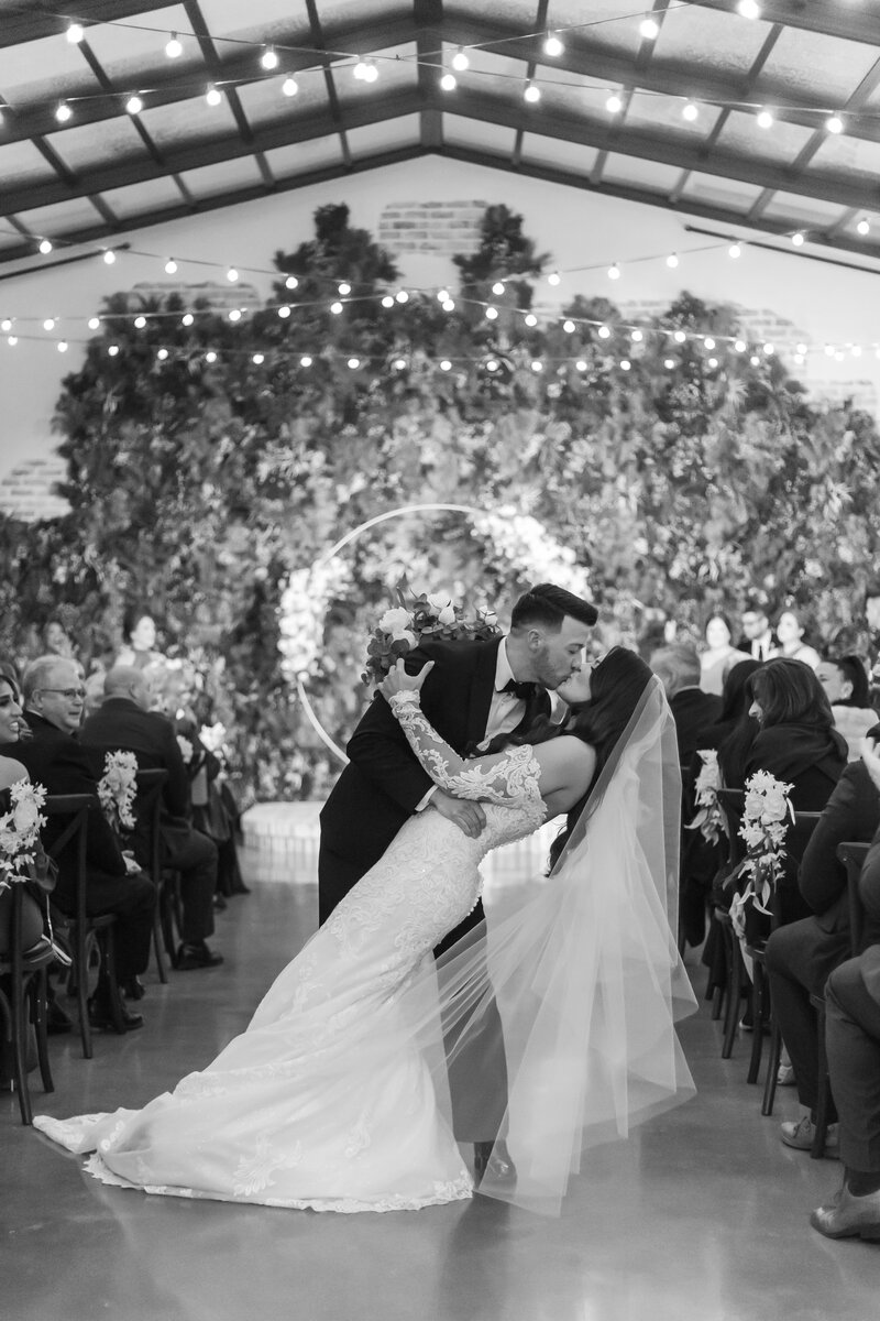 Aisle kiss romantic