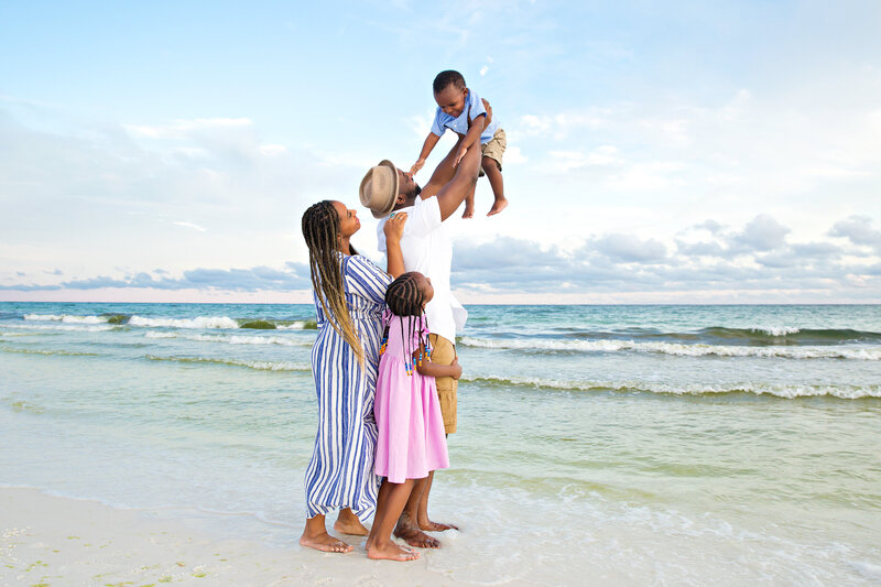 Family photographer in Destin