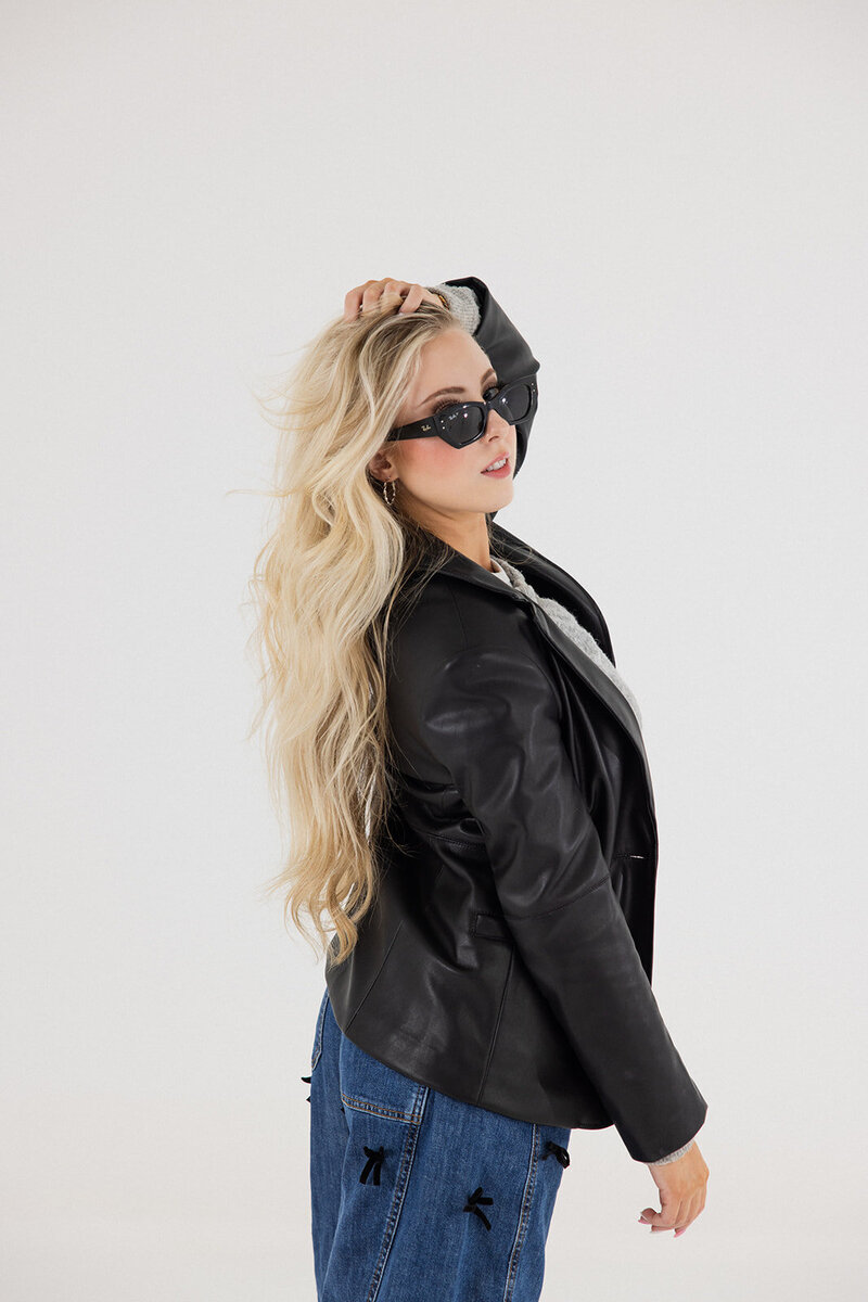 Eagle Idaho hair salon model blonde hair blowout membership - Meridian Boise