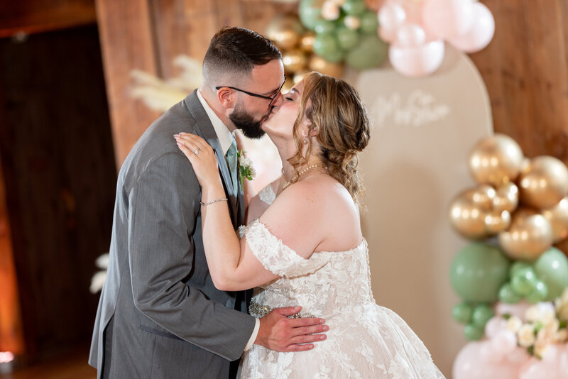 ALYSSA-JACKSON_WeddingPreviews_31