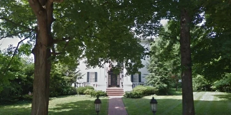 Historic home at 1304 Bath Ave. featured in the Ashland KY historical walking tour.