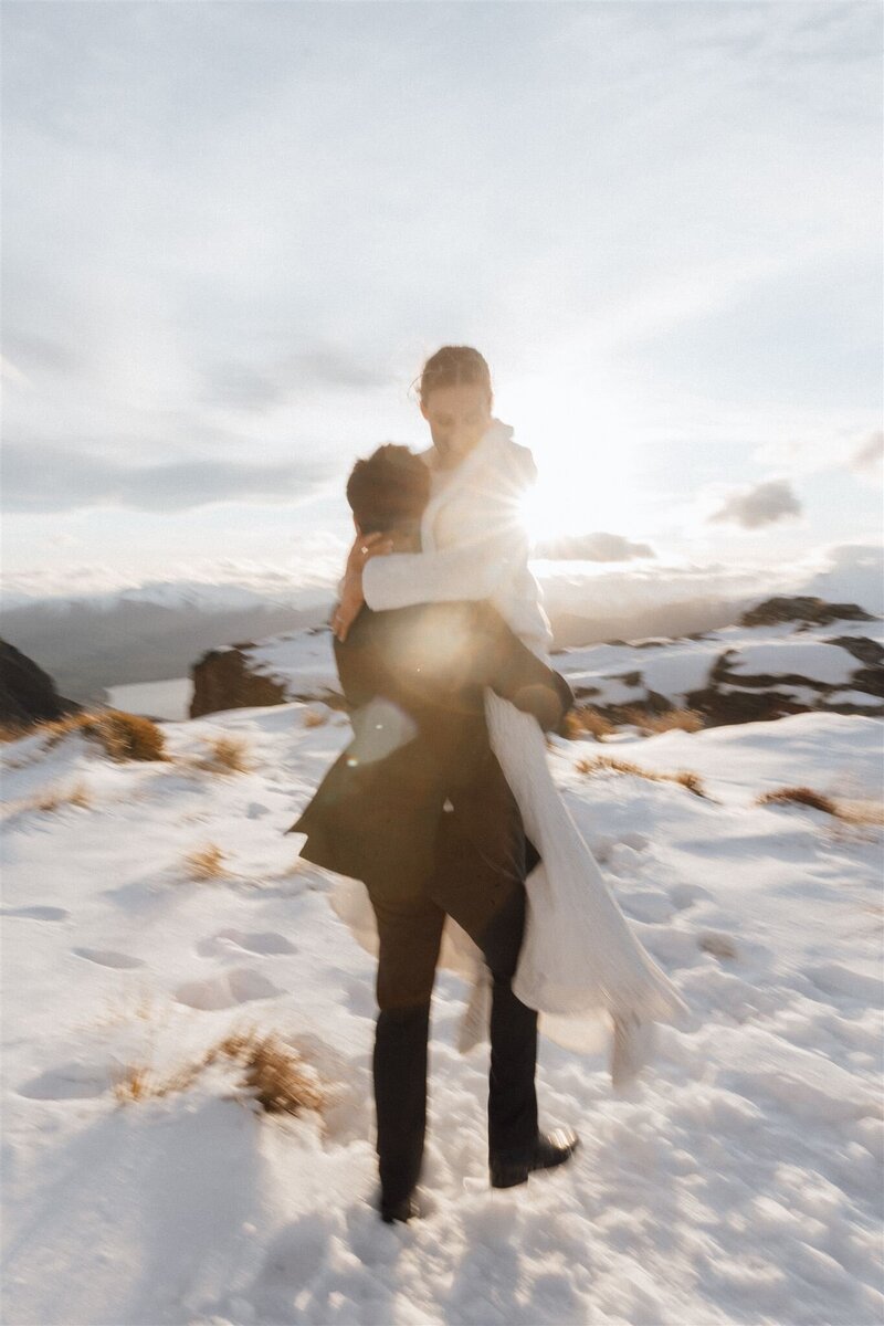winter wedding bride and groom in Queenstown
