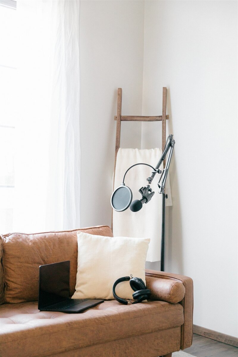 Hilton-Head-Podcast-Branding-Session-Lamp-and-Light-Photography-8