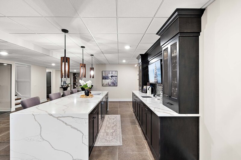 56-70802 Renata New Staging-56