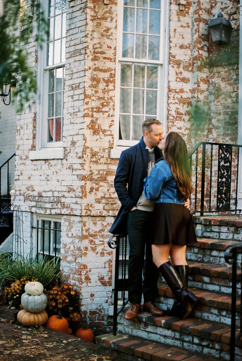 Fall-Engagement-Session-in-Georgetown-DC-on-35mm-Film-15